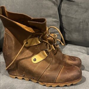 Sorel Brown Leather Wedge Boots